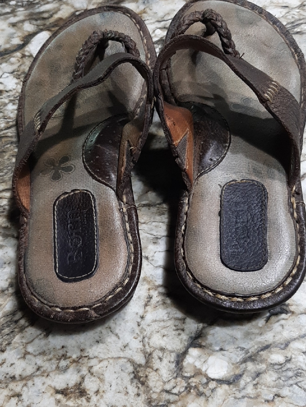BORN BRAIDED LEATHER FLIP FLOPS SZ 6